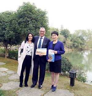 以色列何澤偉大使攜夫人一行訪問(wèn)天堂硅谷