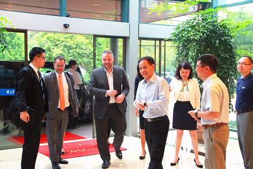 加拿大駐上?？傤I(lǐng)事一行來天堂硅谷參觀訪問